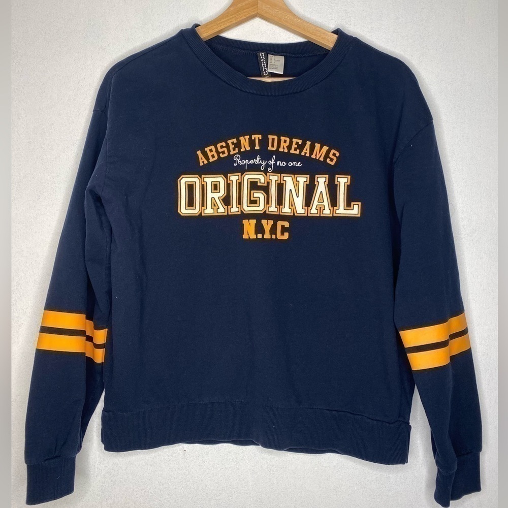 H&M DIVIDED MEDIUM ORIGINAL LIGHT SWEATER